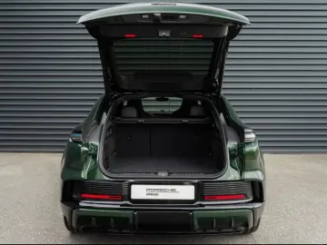 Porsche Cayenne Coupe Electric HA steering head-up BOSE