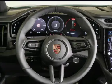 Porsche Cayenne Coupe Electric Bose Headup HD Matrix LED