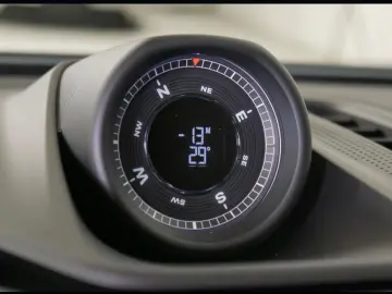 Porsche Cayenne Coupe Electric Bose Headup HD Matrix LED