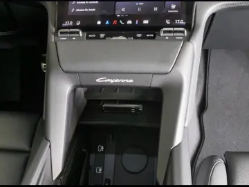 Porsche Cayenne Coupe Electric Bose Headup HD Matrix LED