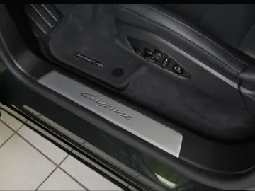 Porsche Cayenne Coupe Electric Bose Headup HD Matrix LED