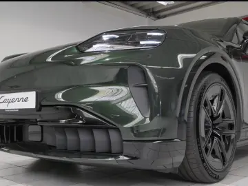 Porsche Cayenne Coupe Electric Bose Headup HD Matrix LED