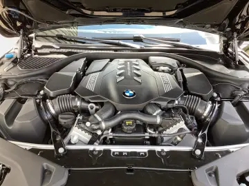 BMW M850i xDrive Laser Innovation ACC 360