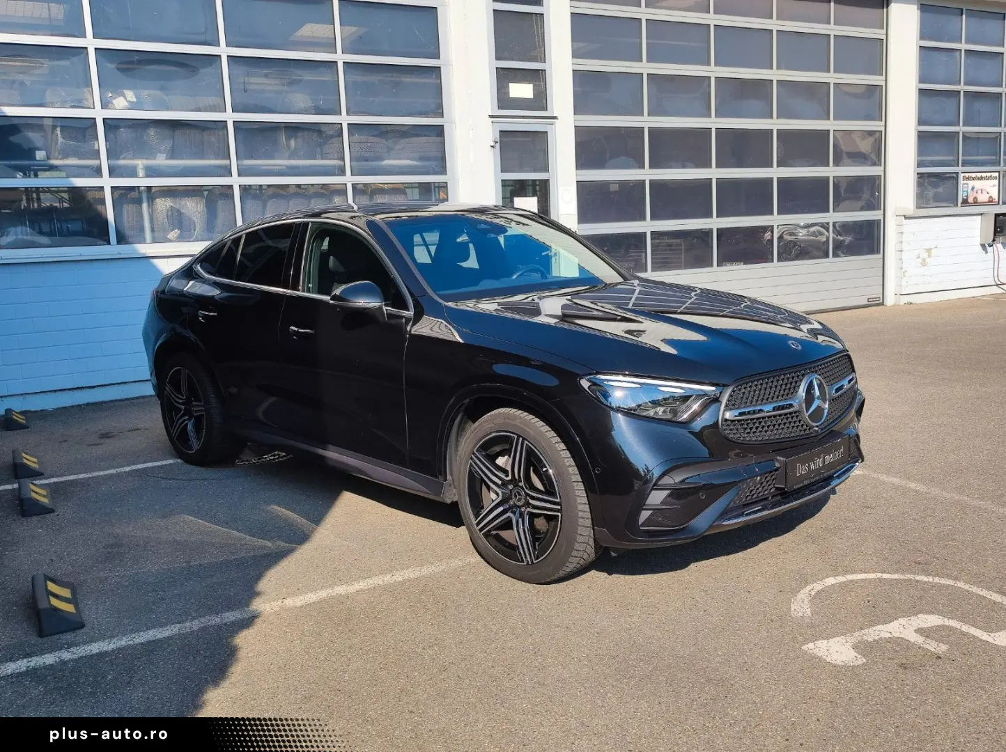 MERCEDES-BENZ GLC 300 4M Coupé 9G-TR AHK Distr Easy-P Pano