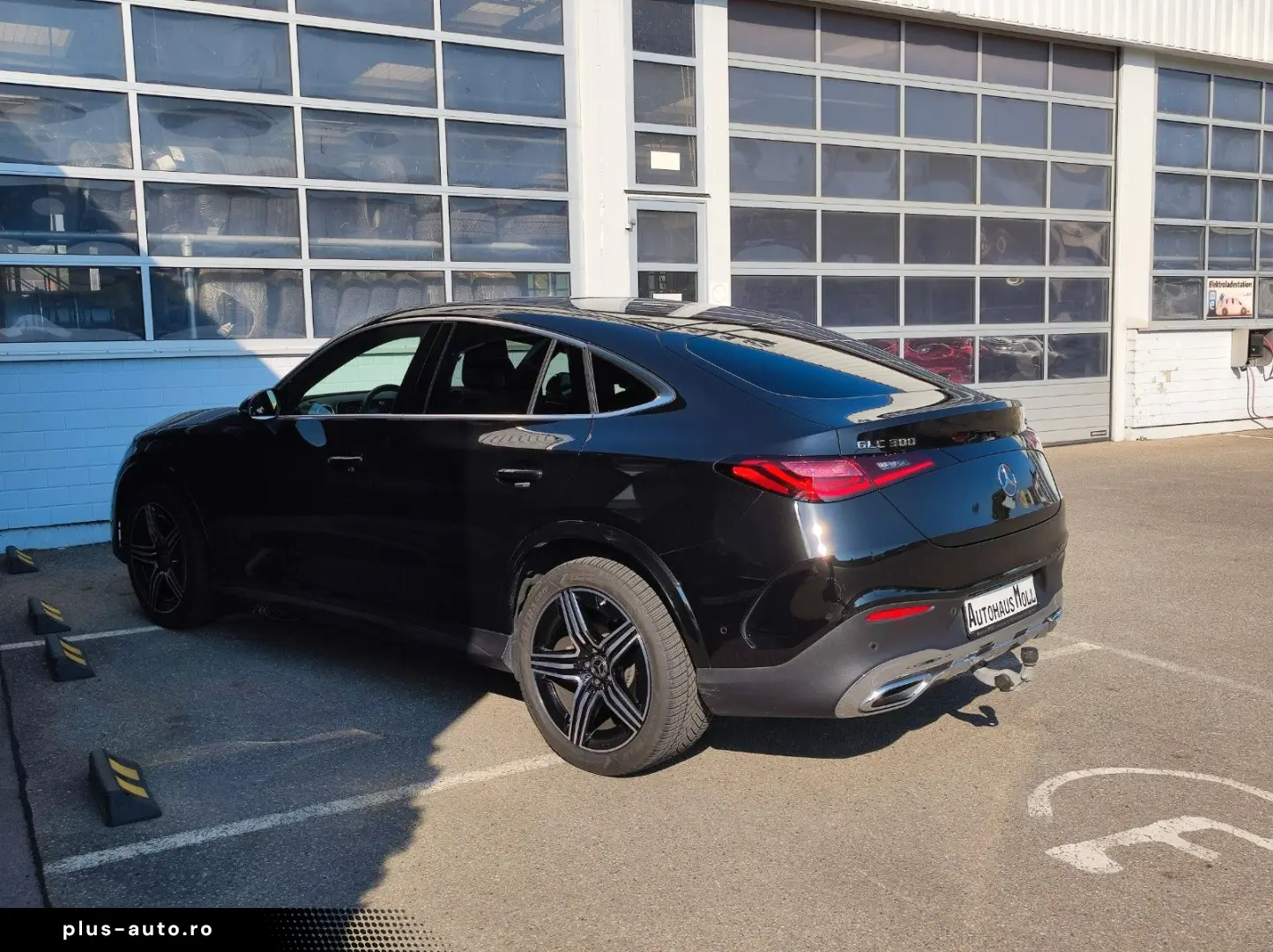 MERCEDES-BENZ GLC 300 4M Coupé 9G-TR AHK Distr Easy-P Pano