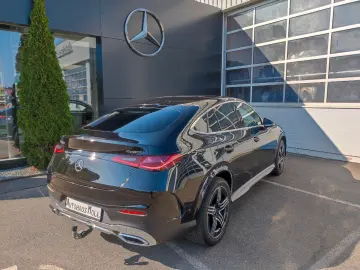 MERCEDES-BENZ GLC 300 4M Coupé 9G-TR AHK Distr Easy-P Pano