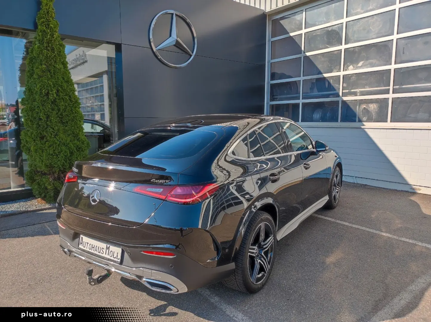 MERCEDES-BENZ GLC 300 4M Coupé 9G-TR AHK Distr Easy-P Pano