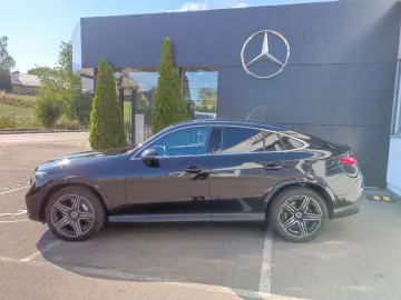MERCEDES-BENZ GLC 300 4M Coupé 9G-TR AHK Distr Easy-P Pano