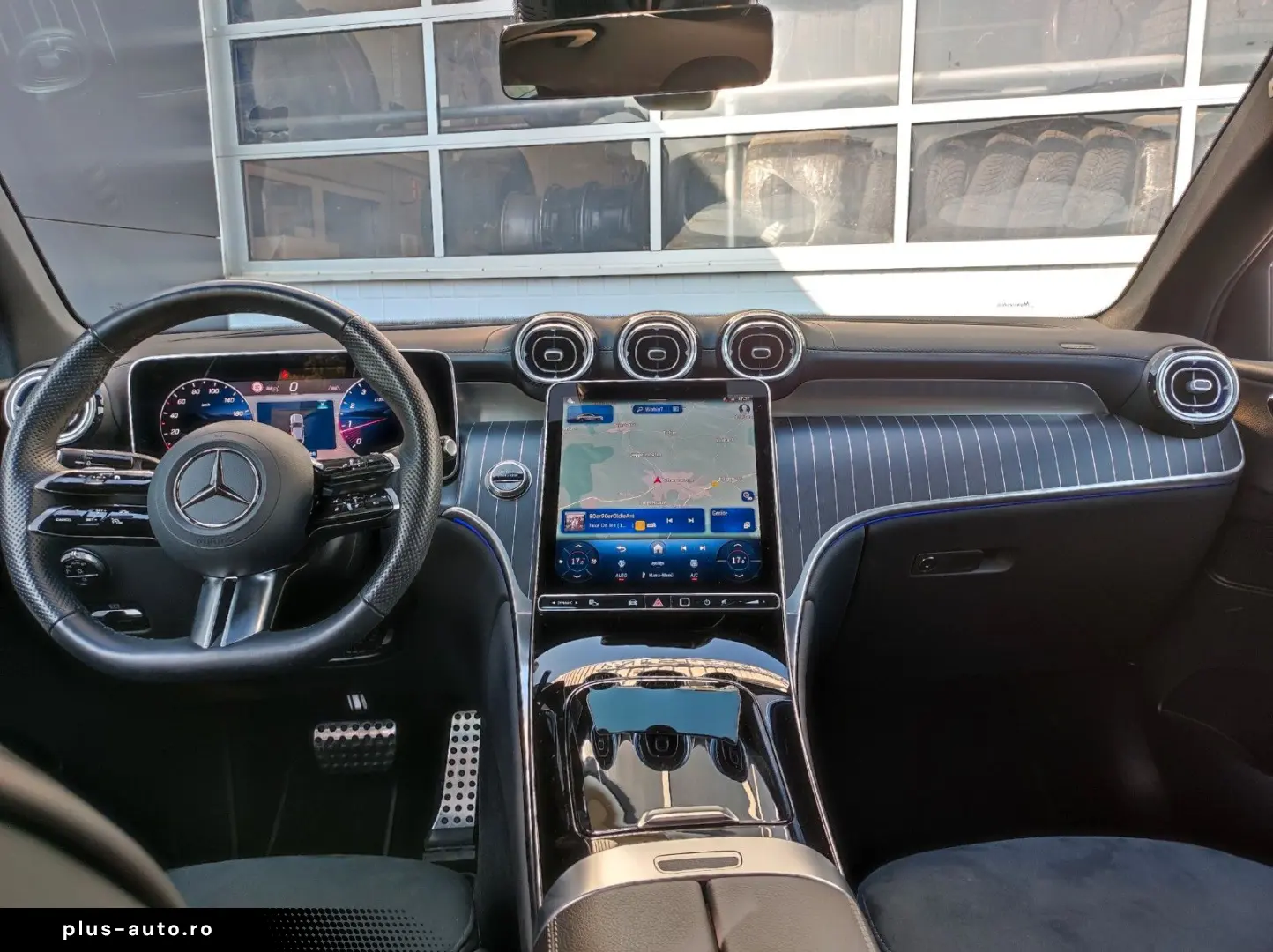 MERCEDES-BENZ GLC 300 4M Coupé 9G-TR AHK Distr Easy-P Pano