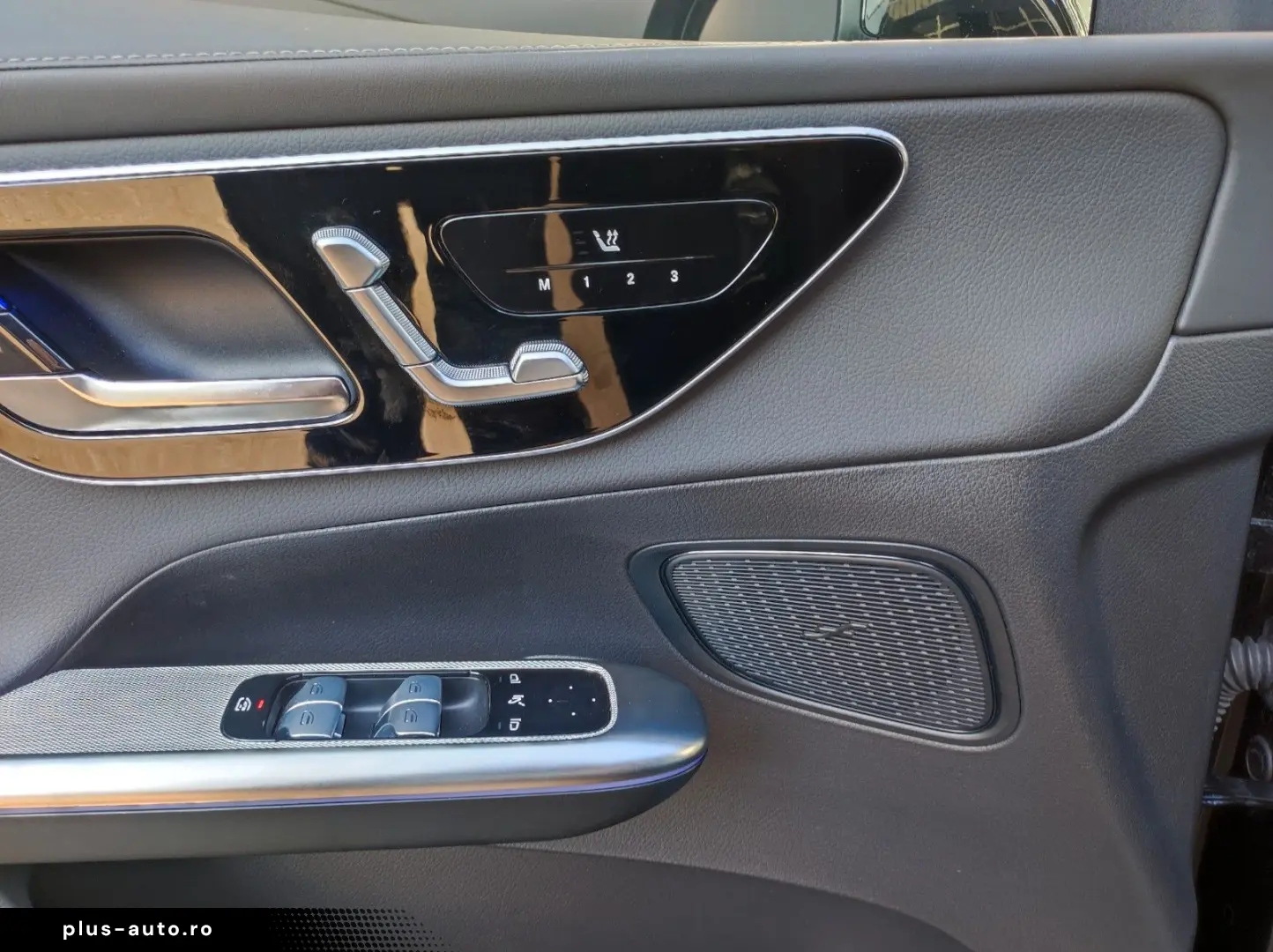 MERCEDES-BENZ GLC 300 4M Coupé 9G-TR AHK Distr Easy-P Pano