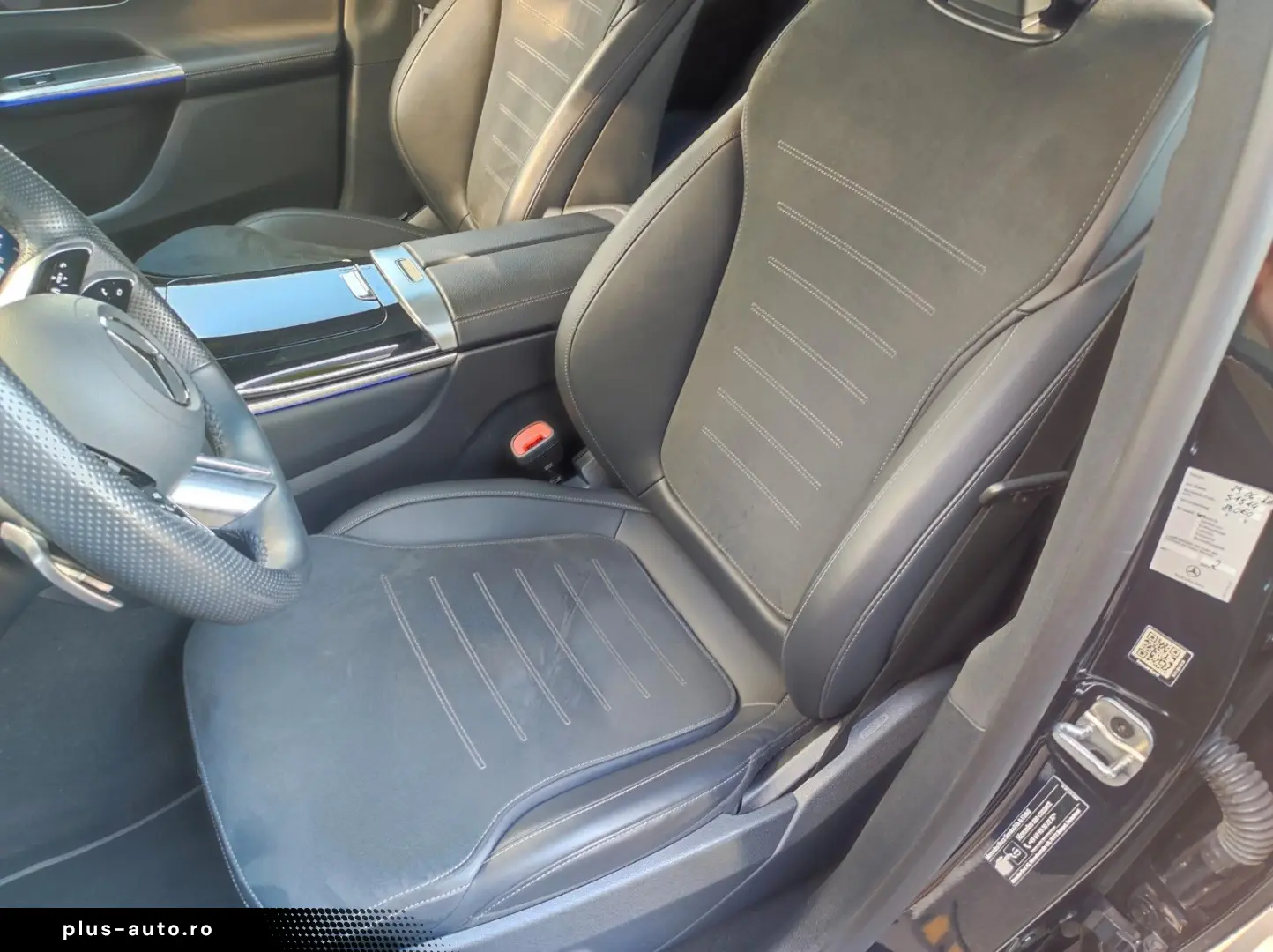 MERCEDES-BENZ GLC 300 4M Coupé 9G-TR AHK Distr Easy-P Pano
