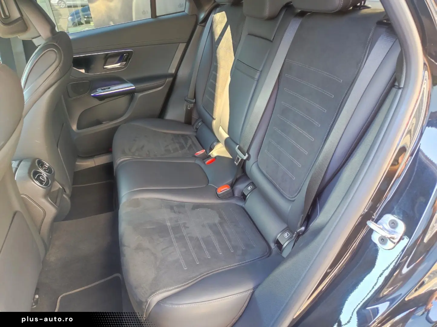 MERCEDES-BENZ GLC 300 4M Coupé 9G-TR AHK Distr Easy-P Pano