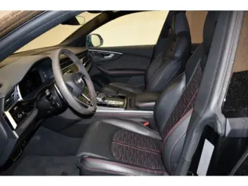 AUDI RS Q8 4.0 TFSI quattro Tiptronic Standhzg AHK Pa