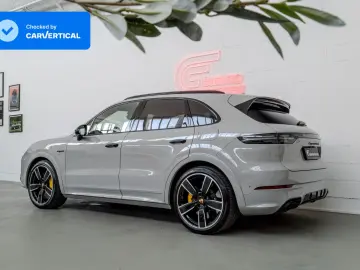 PORSCHE Cayenne Turbo S E-Hybrid I APPROVED I Massage