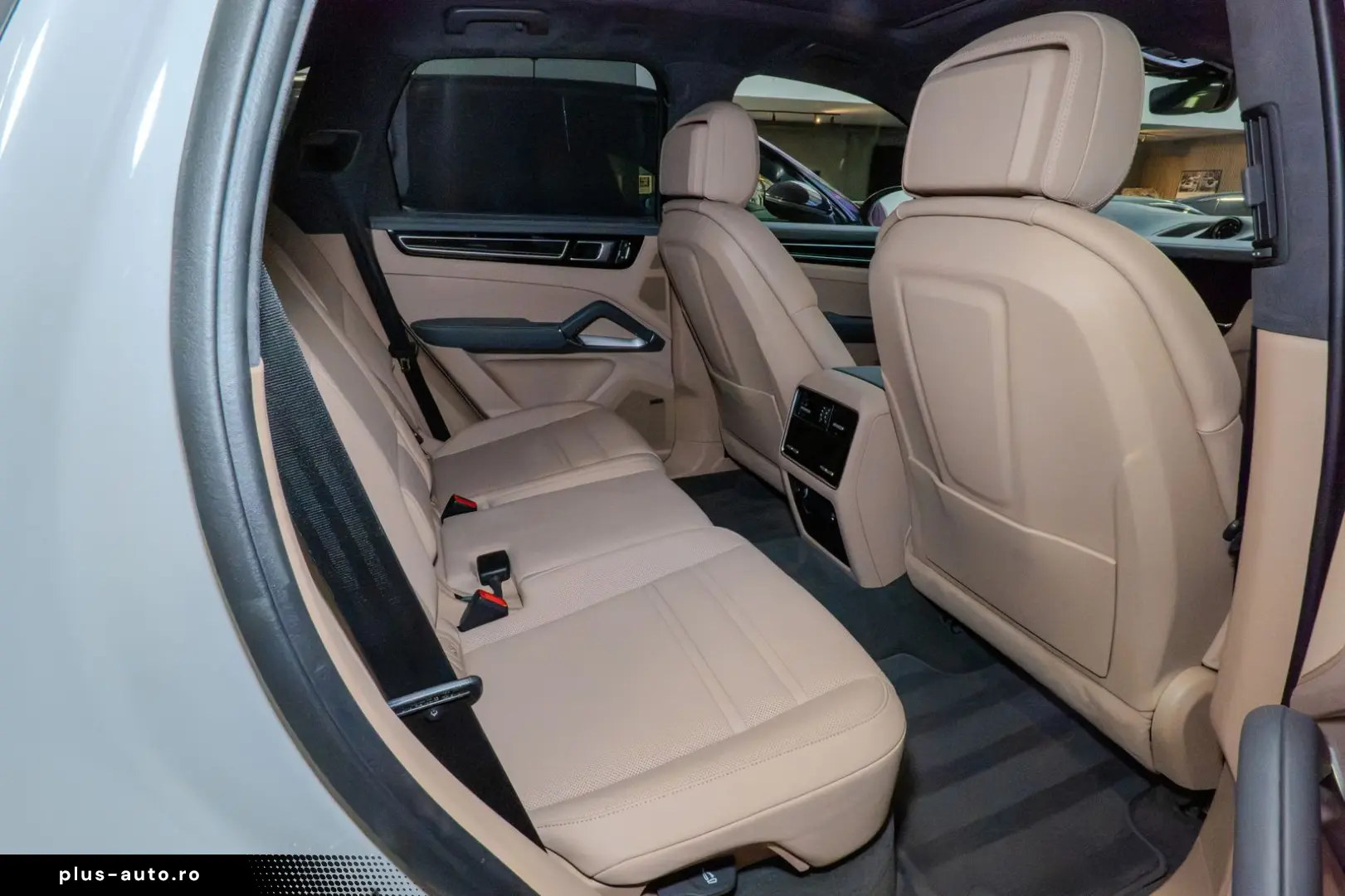 PORSCHE Cayenne Turbo S E-Hybrid I APPROVED I Massage
