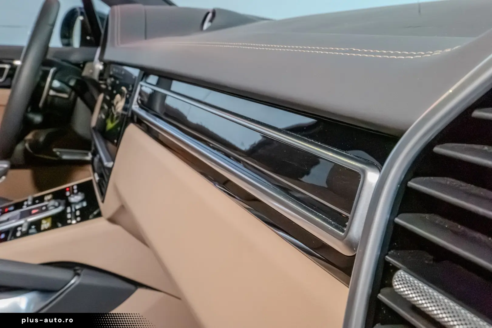 PORSCHE Cayenne Turbo S E-Hybrid I APPROVED I Massage