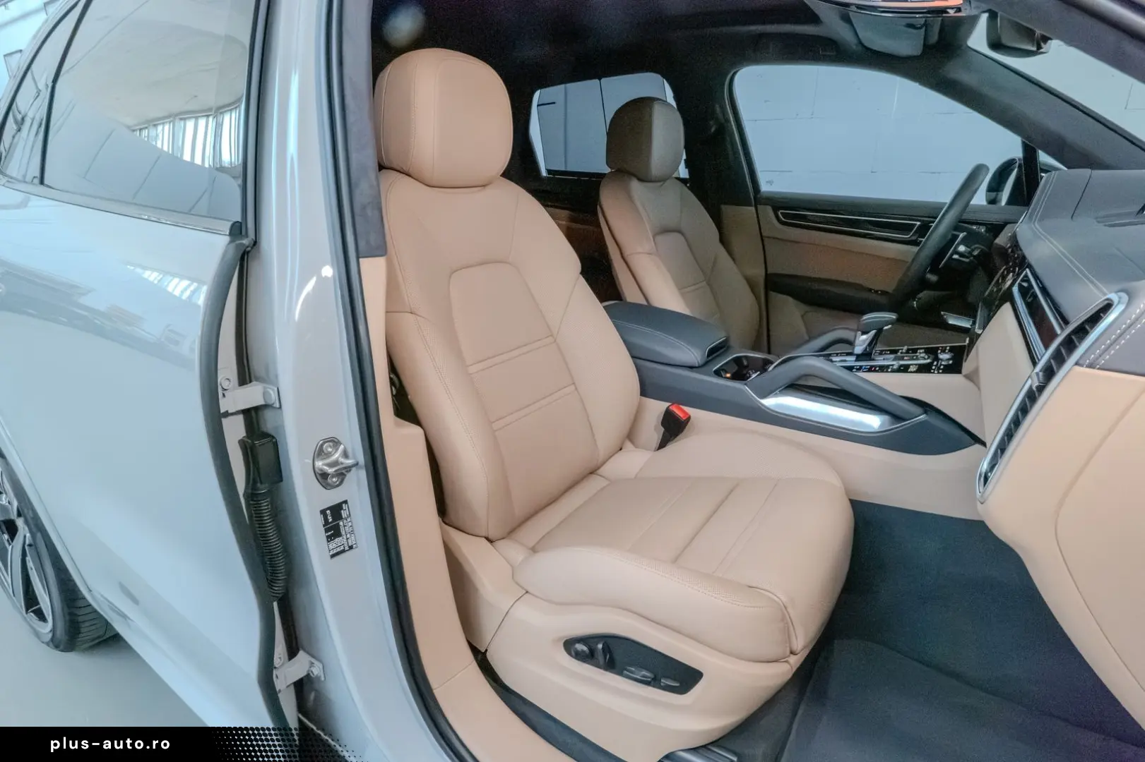 PORSCHE Cayenne Turbo S E-Hybrid I APPROVED I Massage