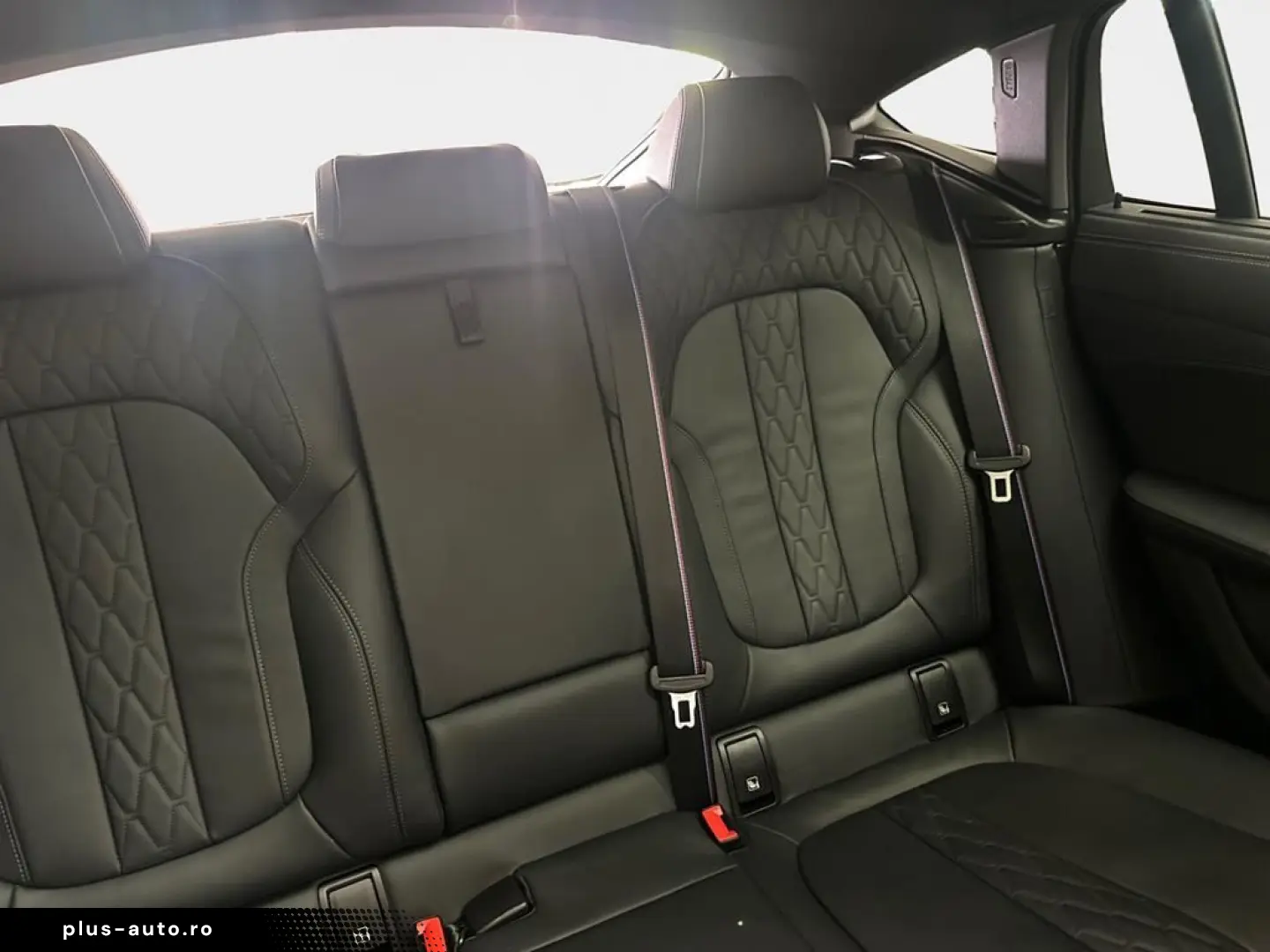 BMW X6 M60i xDrive M Sport Pro AHK Standhzg Pano ACC