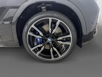 BMW X6 M60i xDrive M Sport Pro AHK Standhzg Pano ACC