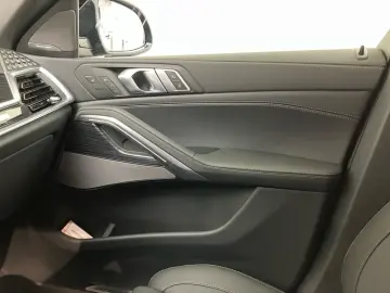 BMW X6 M60i xDrive M Sport Pro AHK Standhzg Pano ACC
