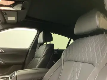 BMW X6 M60i xDrive M Sport Pro AHK Standhzg Pano ACC