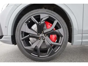 AUDI RSQ8 TFSI quattro