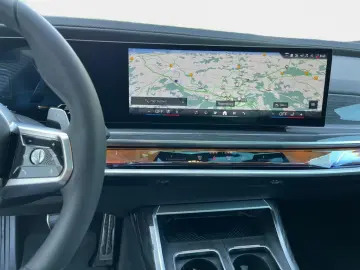 BMW 740d xDr M Sport Pro SkyLounge TheatreScreen AHK