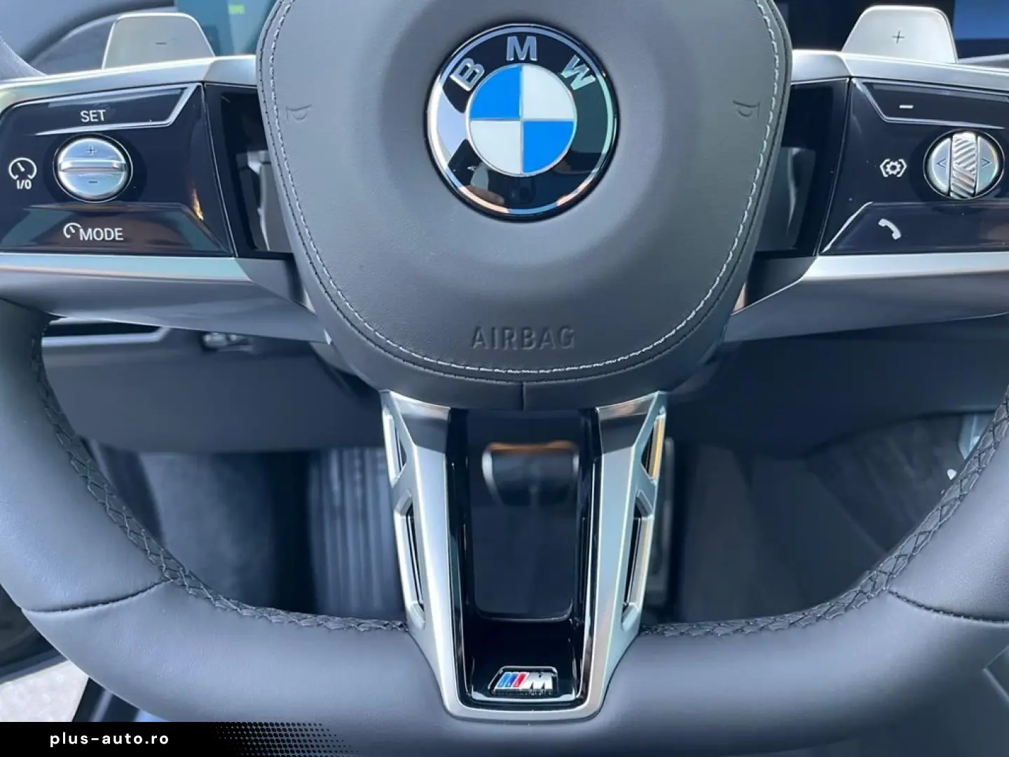 BMW 740d xDr M Sport Pro SkyLounge TheatreScreen AHK