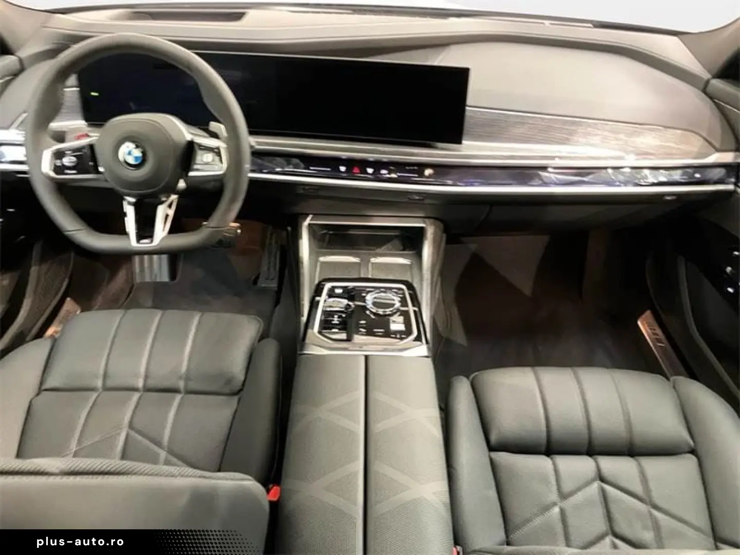 BMW 740d xDr M Sport Pro SkyLounge TheatreScreen AHK