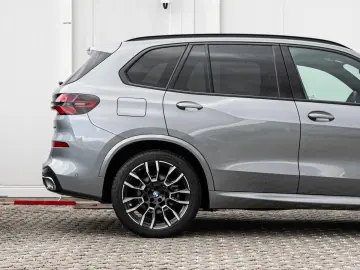 BMW X5 xDrive40d M-Sport ACC 2-A-Luft StdHz ACC PANO