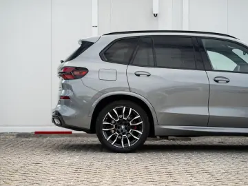 BMW X5 xDrive40d M-SportPRO StdHz PANO AHK Sitzlüft