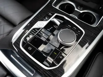 BMW X5 xDrive40d M-SportPRO StdHz PANO AHK Sitzlüft