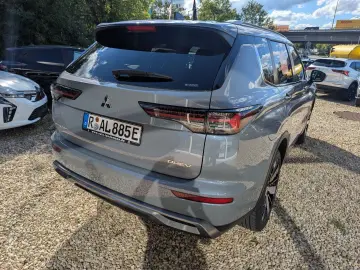 MITSUBISHI Outlander PHEV 2.4 Intro Edition