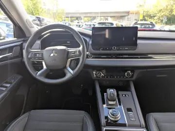 MITSUBISHI Outlander PHEV 2.4 Intro Edition