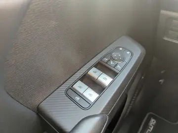 MITSUBISHI Outlander PHEV 2.4 Intro Edition