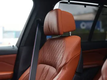 BMW X5 50e xDrive   Pano - HUD - Massage