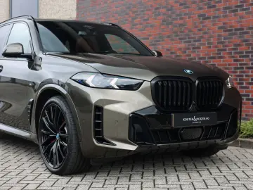 BMW X5 50e xDrive   Pano - HUD - Massage