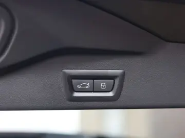 BMW X5 50e xDrive   Pano - HUD - Massage