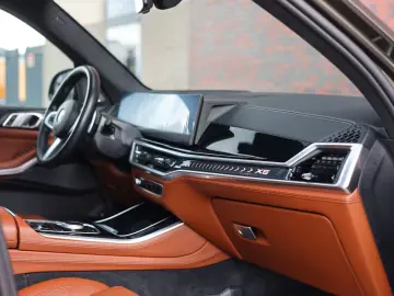 BMW X5 50e xDrive   Pano - HUD - Massage