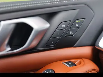 BMW X5 50e xDrive   Pano - HUD - Massage