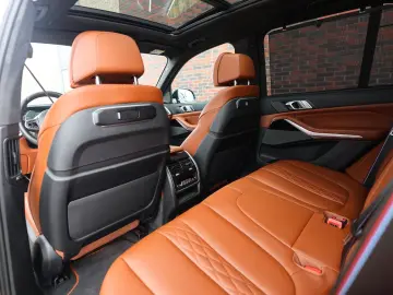 BMW X5 50e xDrive   Pano - HUD - Massage
