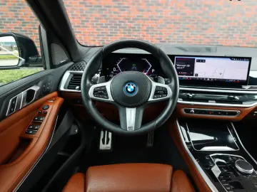 BMW X5 50e xDrive   Pano - HUD - Massage