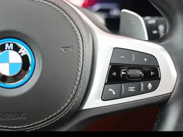 BMW X5 50e xDrive   Pano - HUD - Massage