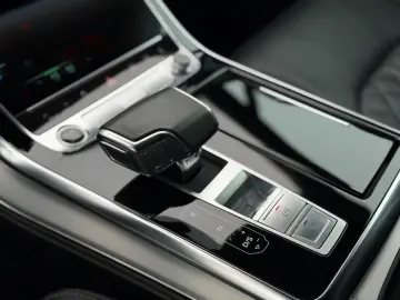 AUDI Q7 50 TDI quattro S line 7-Sitzer B&O PANO 360