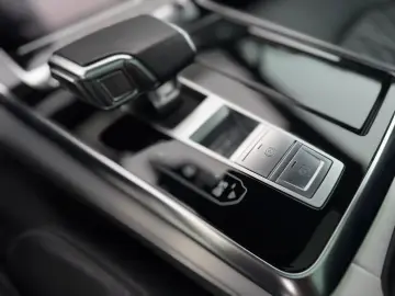 AUDI Q7 50 TDI quattro S line 7-Sitzer B&O PANO 360