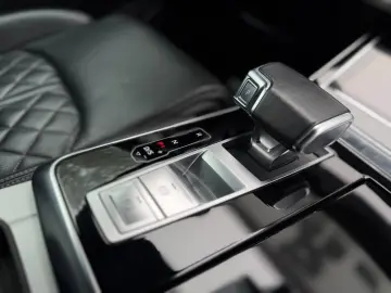 AUDI Q7 50 TDI quattro S line 7-Sitzer B&O PANO 360