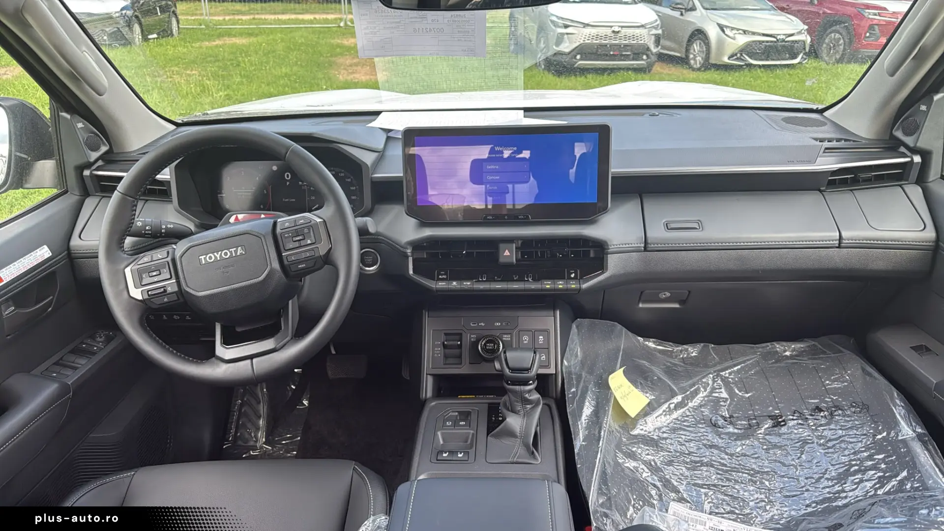 NEW TOYOTA HILUX --INVINCIBLE--