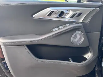 BMW XM LC-Pro DA-Pro PA  HUD HK M-Sitze AHK Laser 23