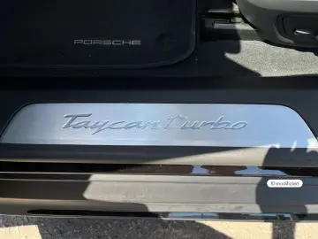 PORSCHE Taycan Turbo PDCC Sport Sport Chrono Hinterachsl