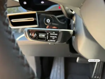 PORSCHE Taycan Turbo PDCC Sport Sport Chrono Hinterachsl